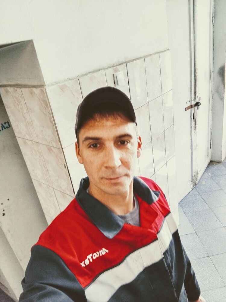  45804687  Oleg, 38 ,    