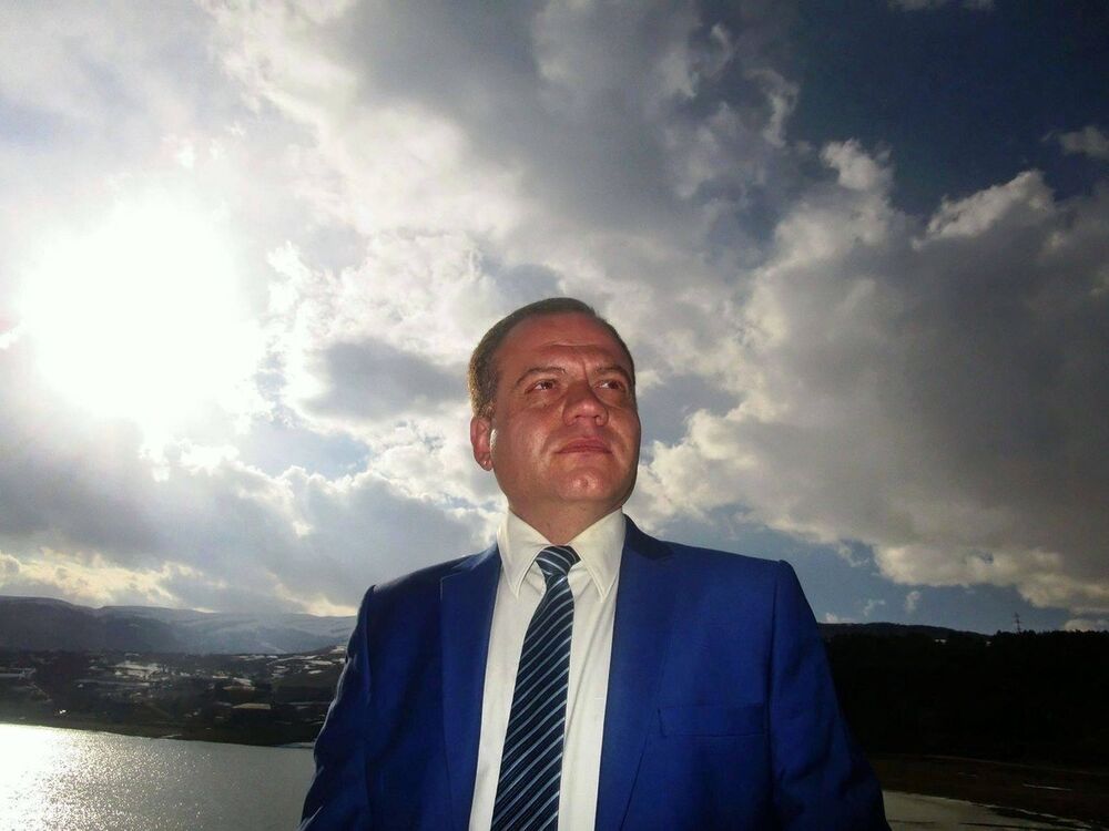  ,   Gagik, 48 ,   ,   , c 