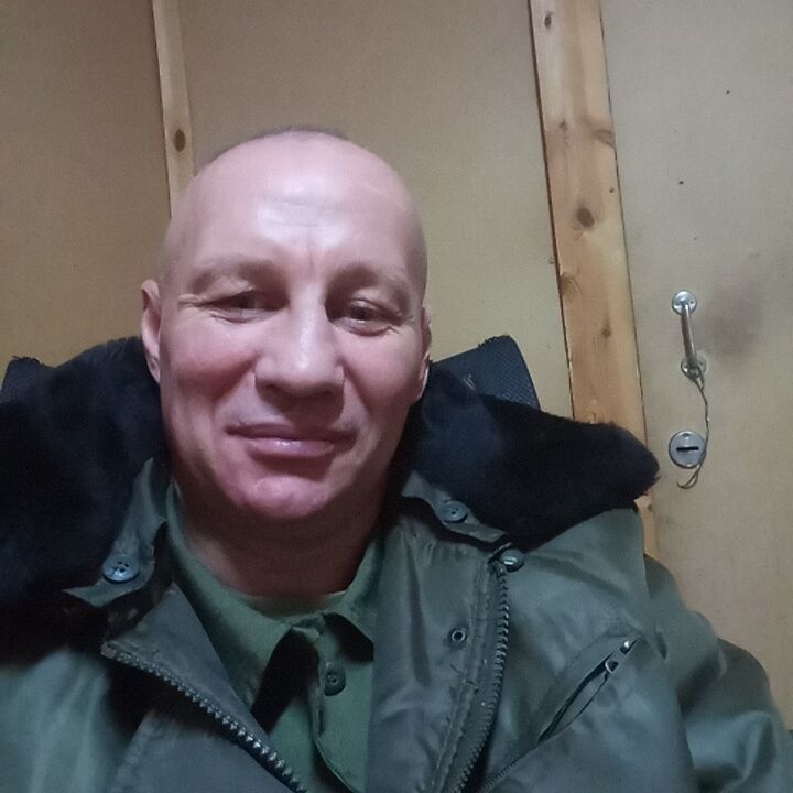  33482487  , 44 ,    