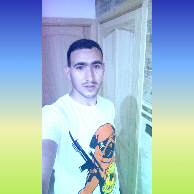  21352547  Mohamed, 31 ,    