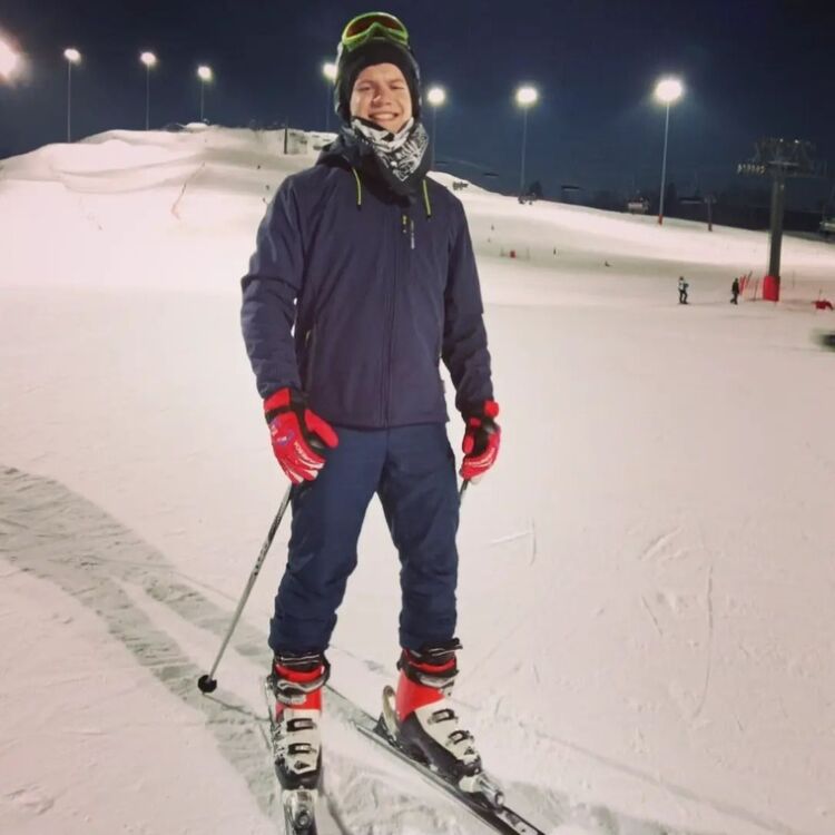  ,   Konstantin, 28 ,   ,   