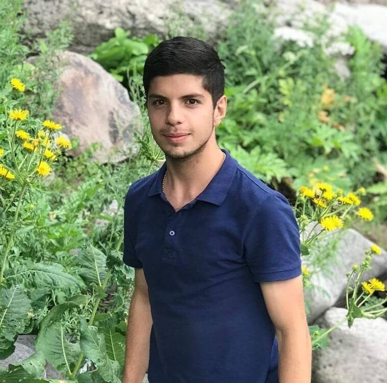  14964967  Hakob, 27 ,    