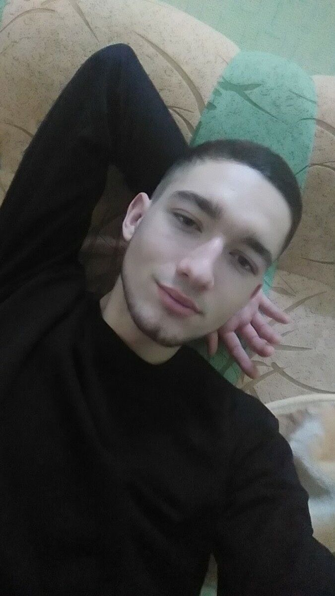  ,   Adrian, 25 ,   