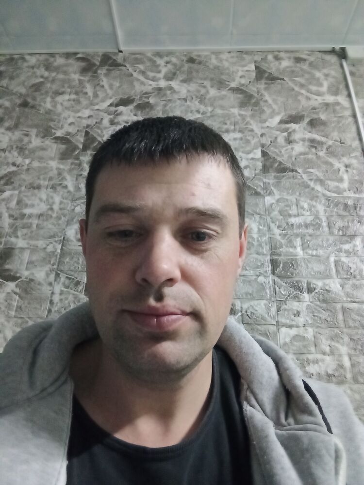  34295747  Vasily, 33 ,    