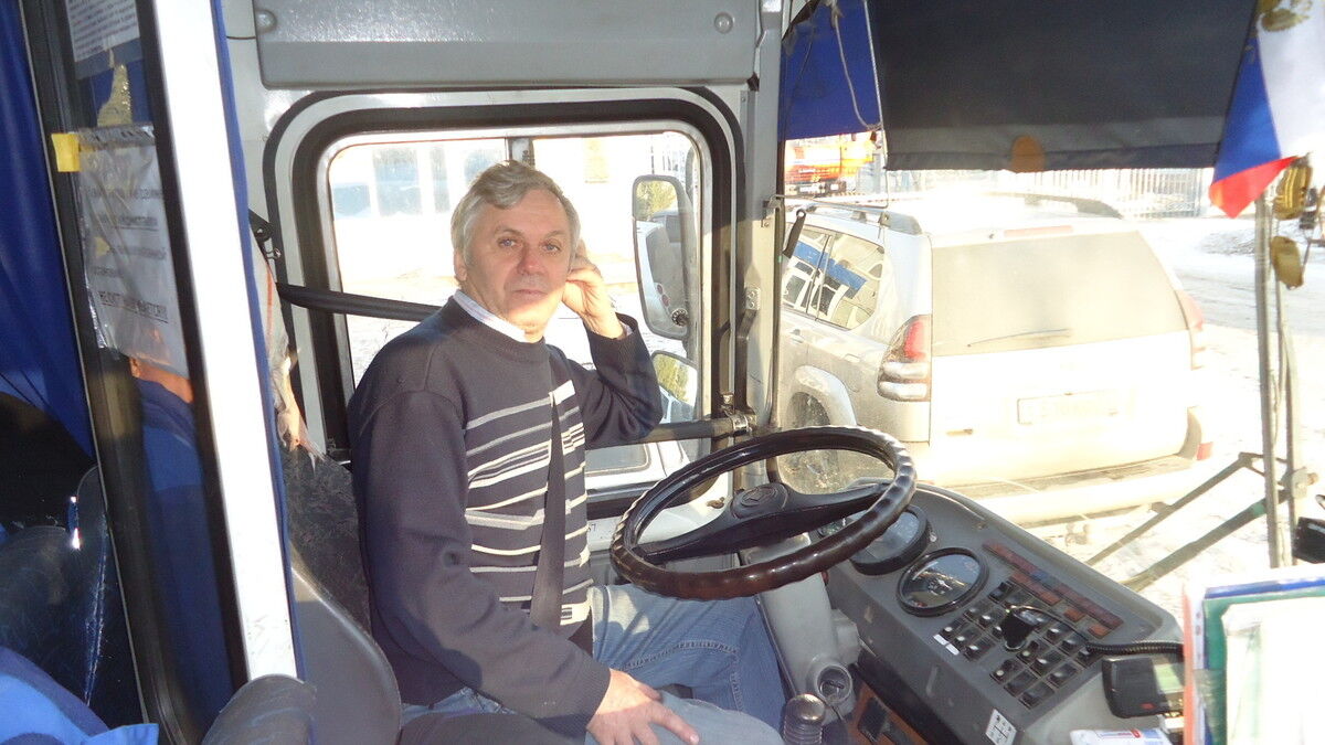  12120337  Sergei, 65 ,    