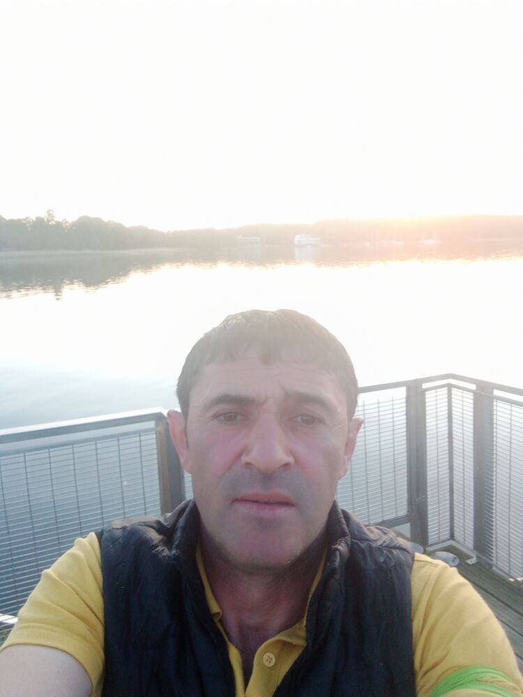  48714127  Ramin, 46 ,    