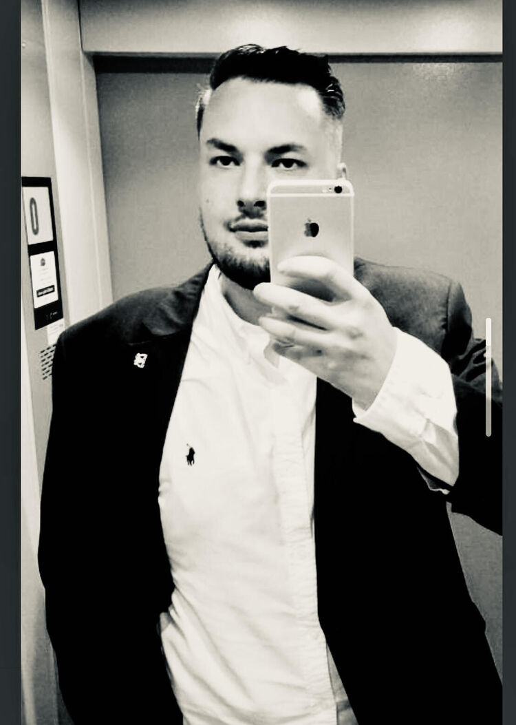  ,   Patrik, 33 ,     , c 