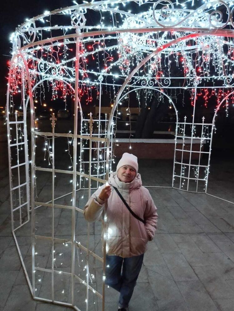  54446337  Tatiana, 51 ,    