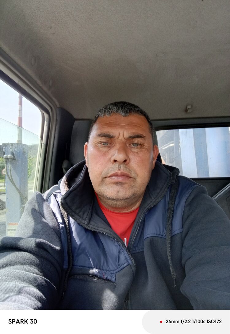  52907357  Isayev Aqil, 47 ,    