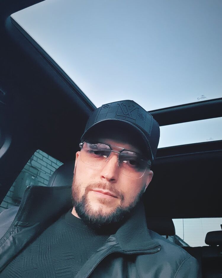  ,   Ruslan, 39 ,   ,   , c 