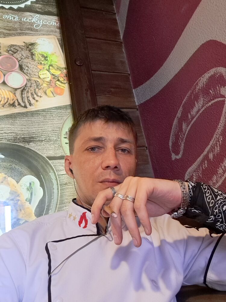  41153387  Slava, 39 ,    