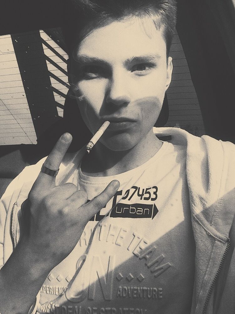  12243237  Gera, 27 ,    