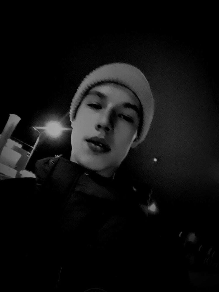  48636537  , 19 ,    -