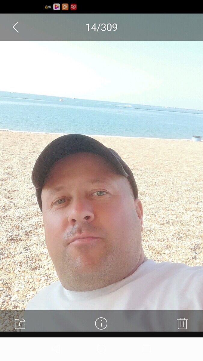  ,   Vlad, 52 ,   ,   