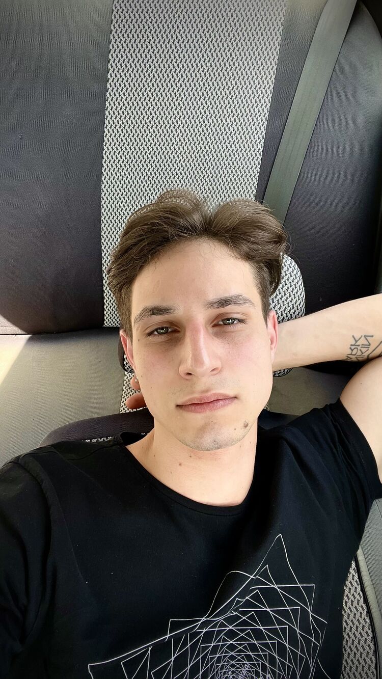  Limassol,   Artur, 25 ,   ,   