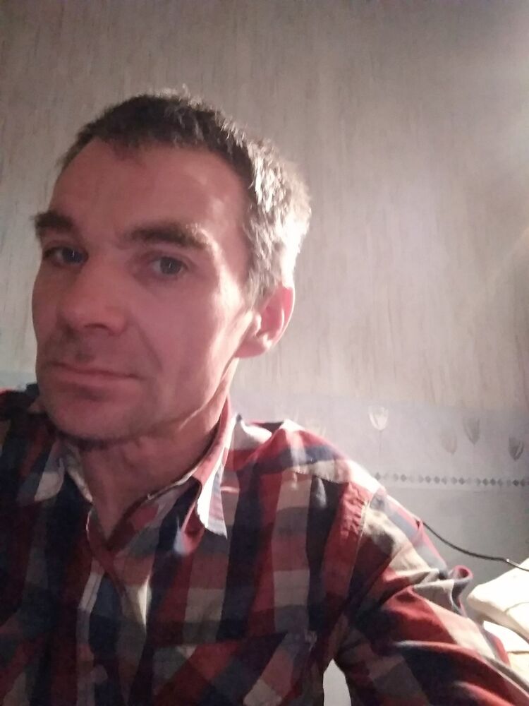 ,   Robert, 48 ,   