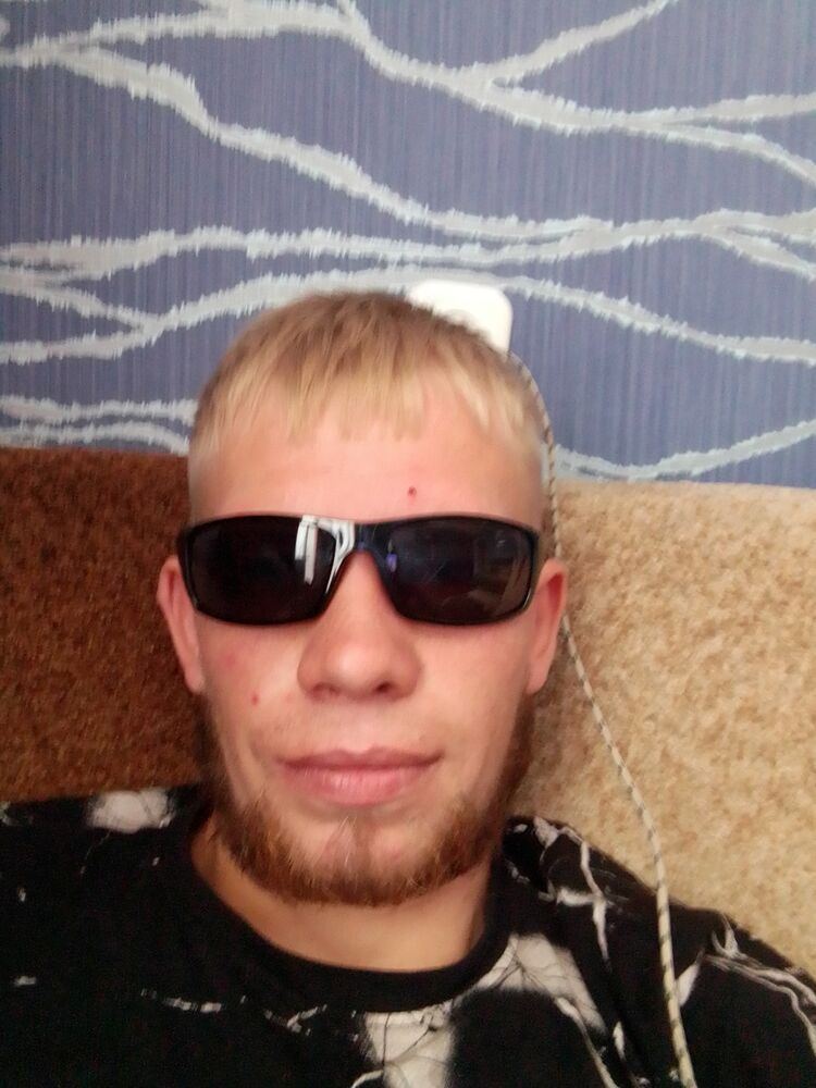  35681627  , 32 ,    -