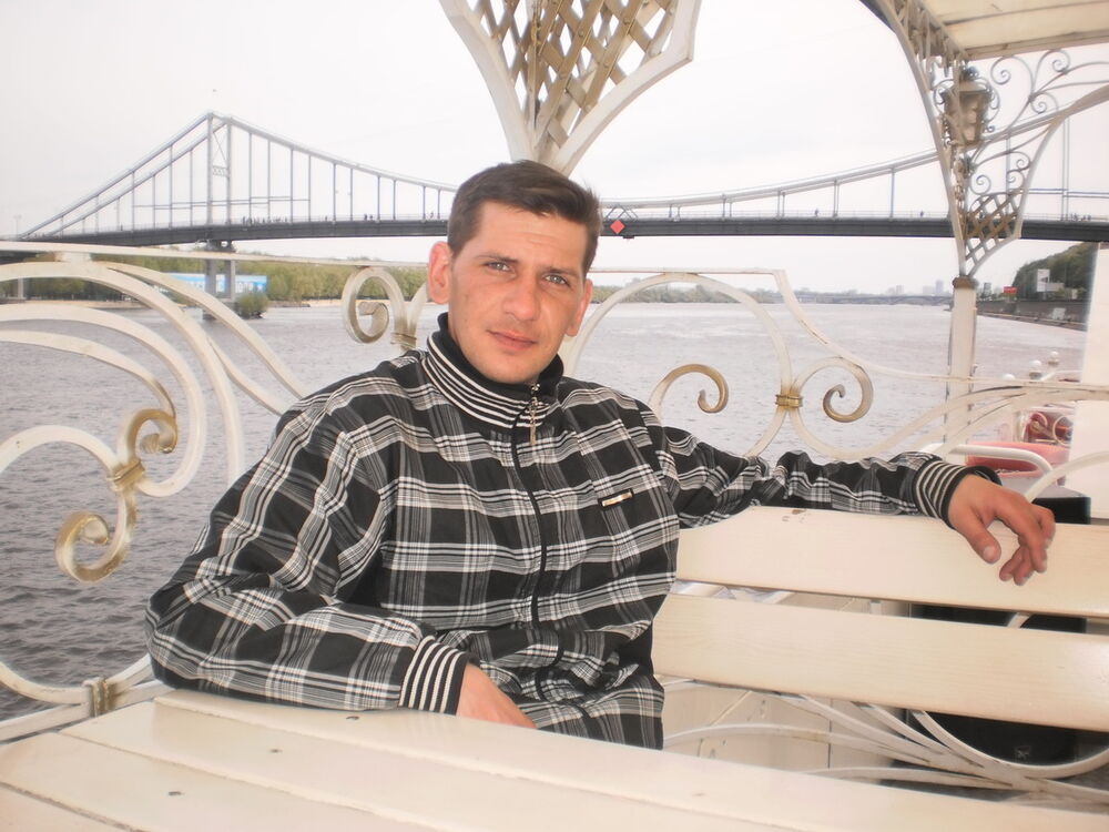  5573507  Viktor, 45 ,    