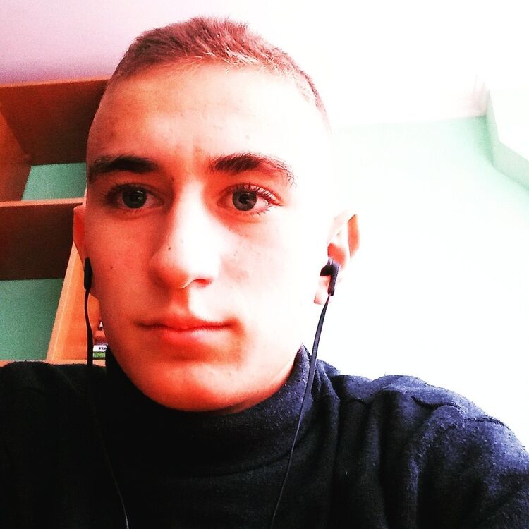  15048687  Valik, 25 ,    