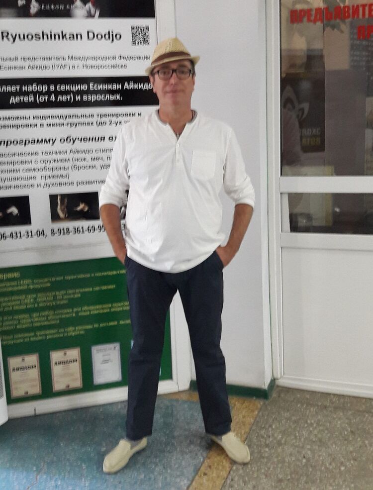  18209887  Yury, 45 ,    