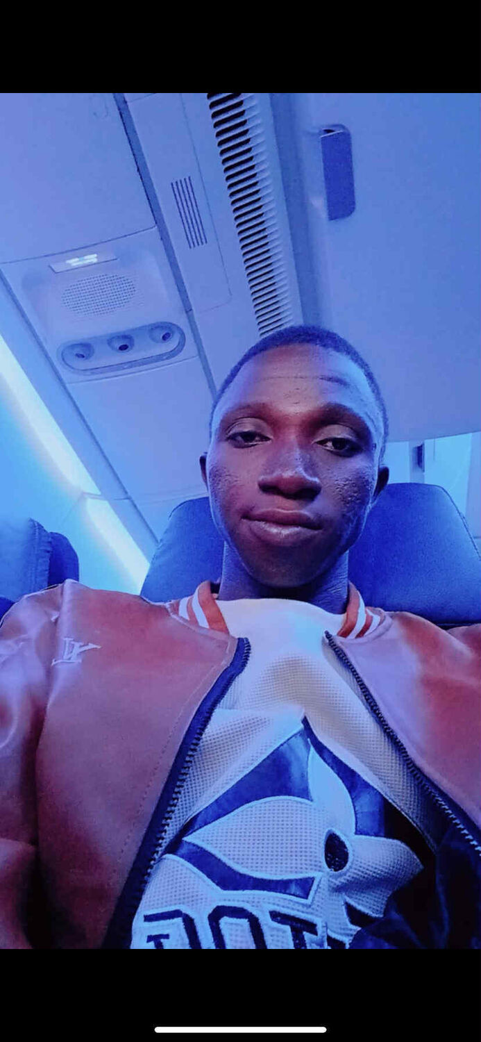  54748737  Thierno, 22 ,    