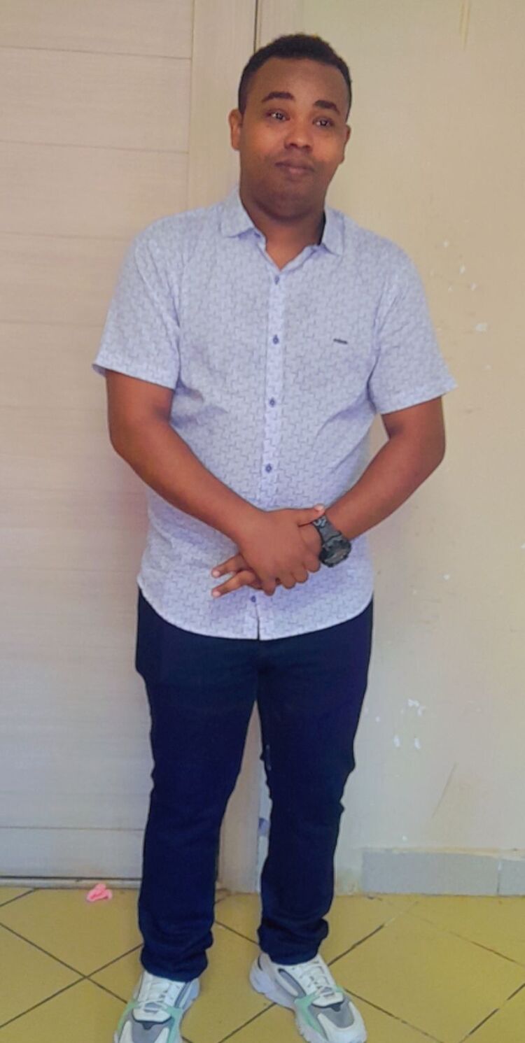  36540377  , 28 ,    