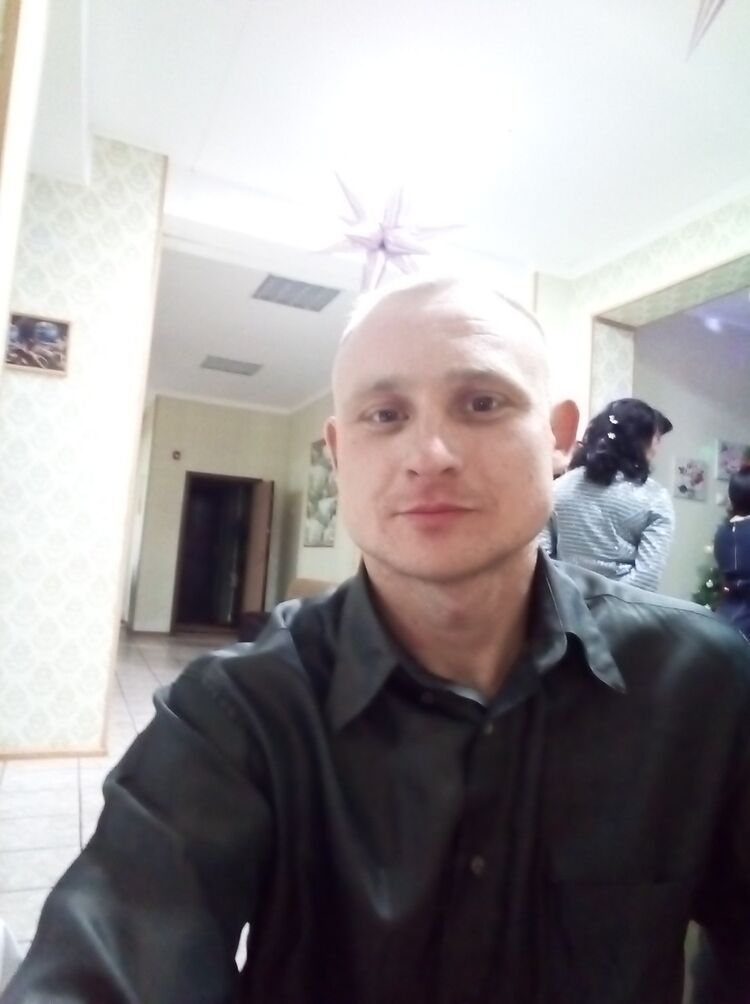  ,   Aleksandr, 37 ,   ,   