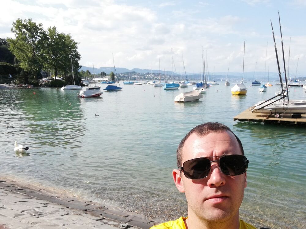  ,   Victor, 33 ,   