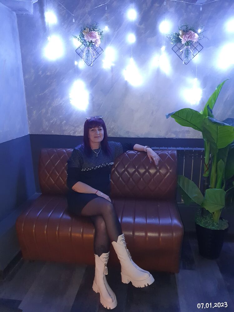  40620837  Natali, 52 ,    