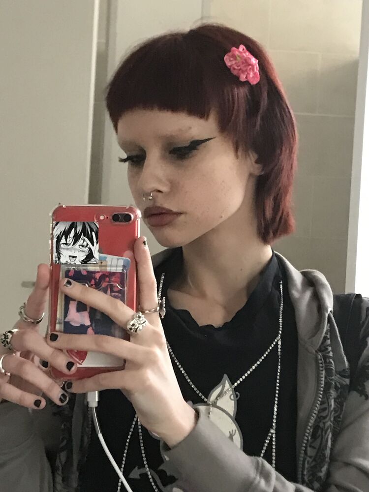  27587877  , 21 ,    -