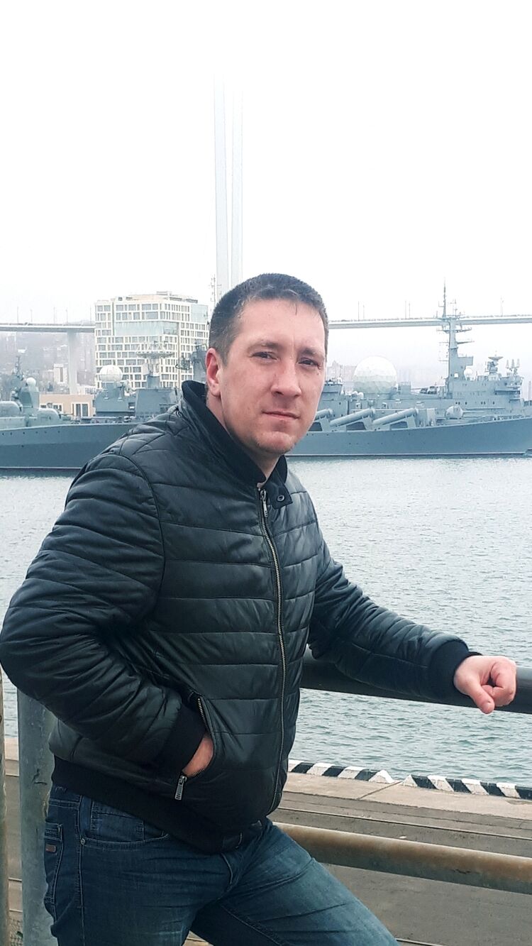  23510607  Igor, 39 ,    