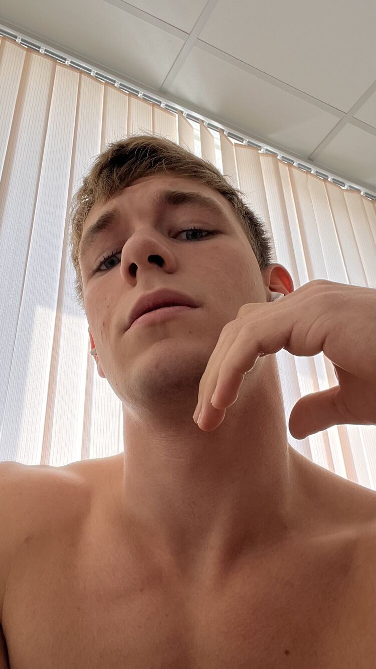  52893477  Evgeny, 19 ,    