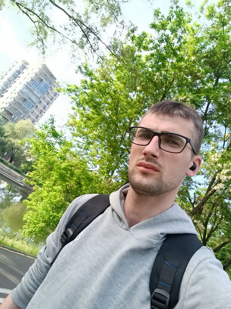  44056667  Toha, 31 ,    