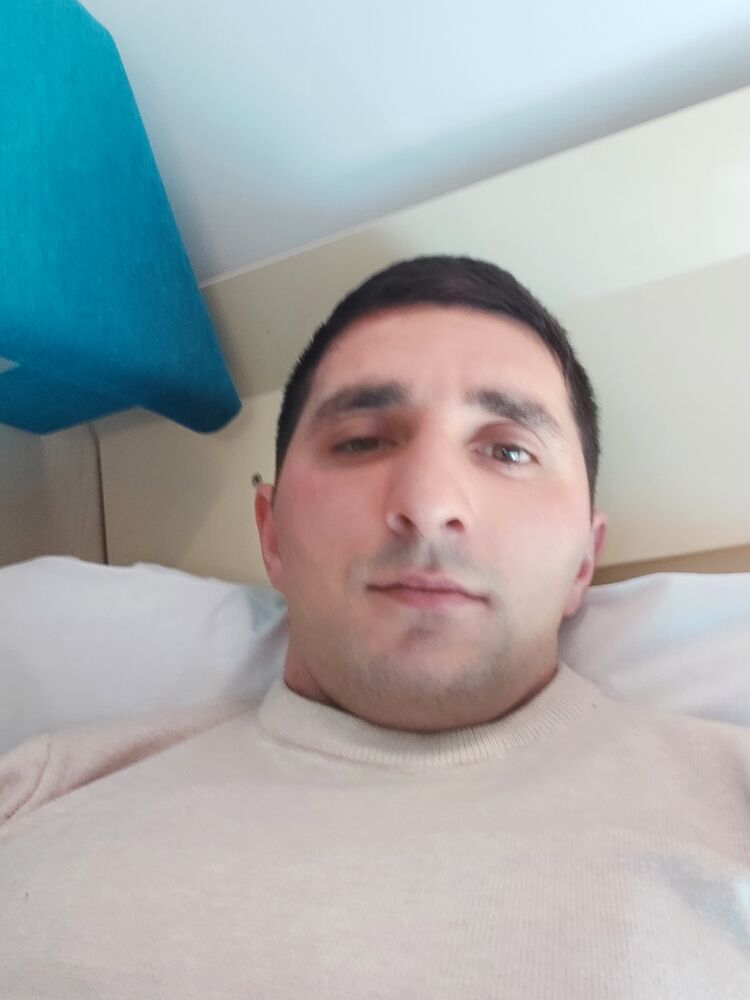  ,   Yusif, 34 ,   c 