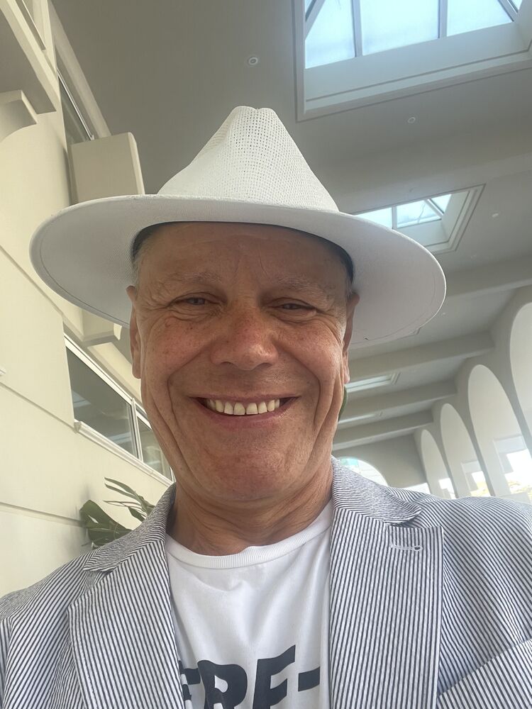  Kral'ova,   , 57 ,   c 