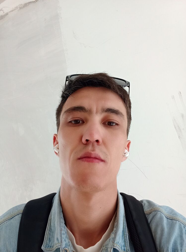  52549817  Zhanik, 33 ,    