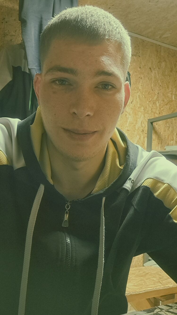  31697587  , 24 ,    