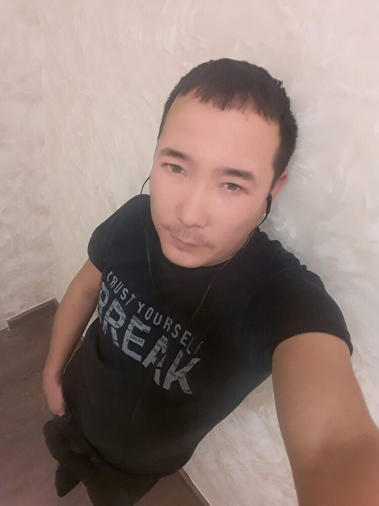  ,   Ruslan, 37 ,   ,   , c 