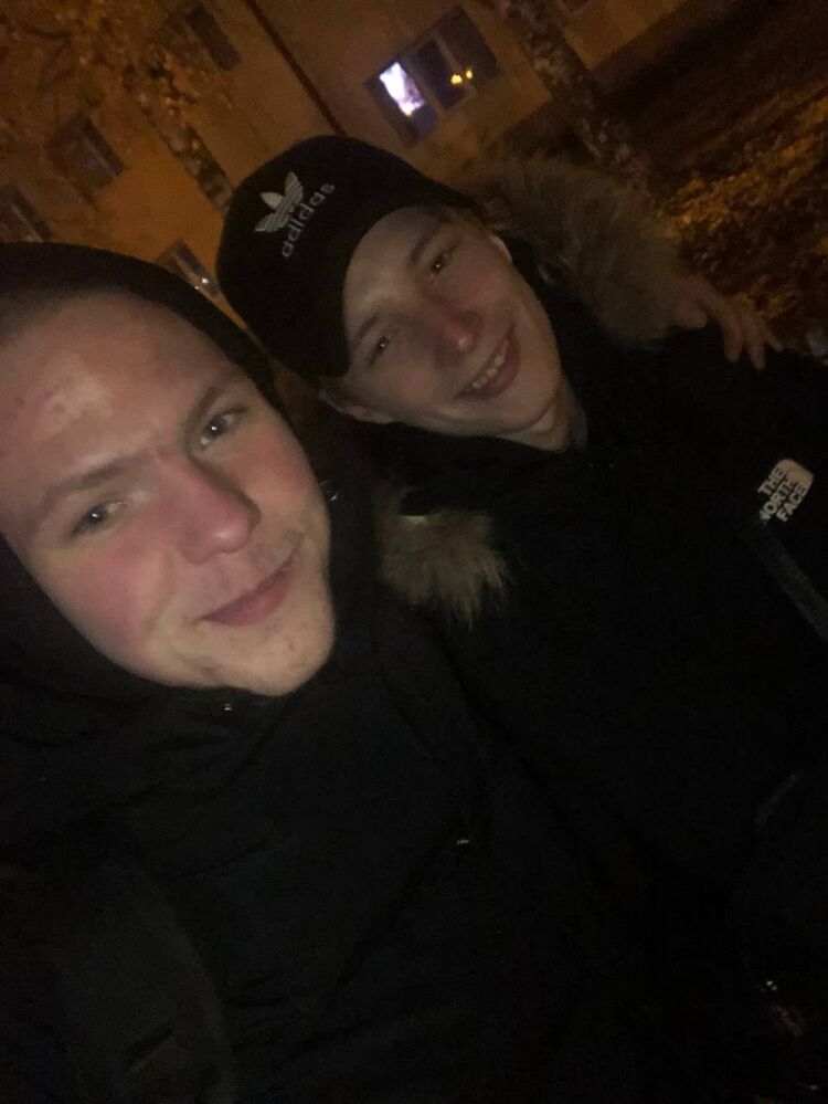  48117217  Pavel, 24 ,    