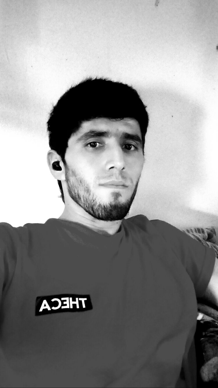  40801977  ALI, 29 ,    