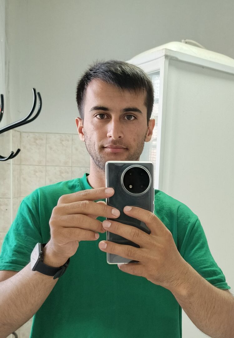  52879837  , 26 ,    -