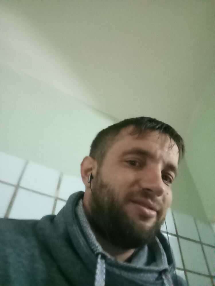  46821067  Ivan, 37 ,    