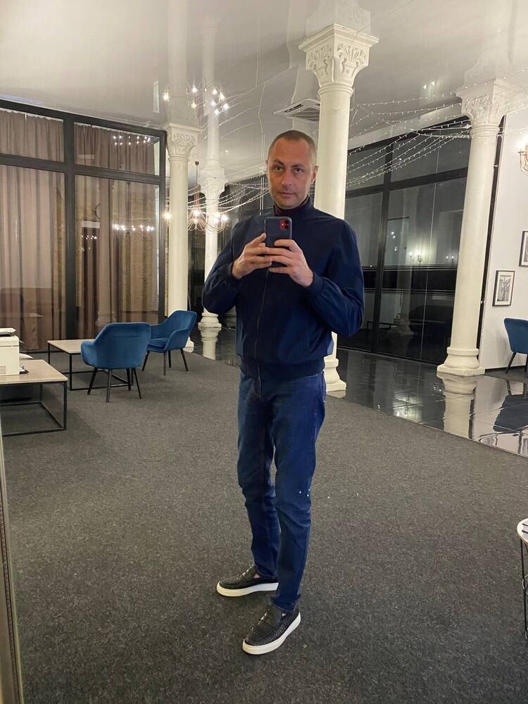  54538097  Petro, 42 ,    