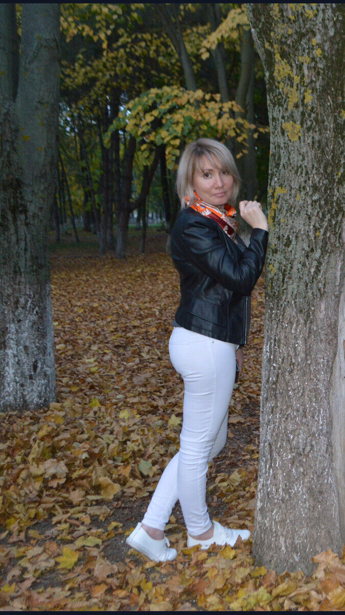  22128937  Neznakomka, 43 ,    --