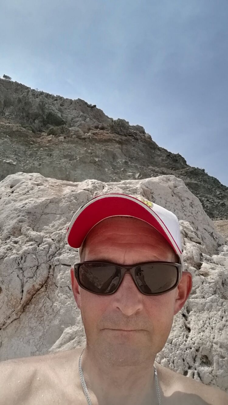  48089047  , 53 ,    