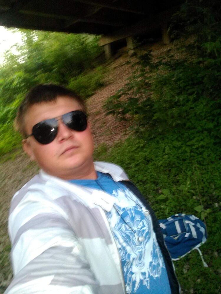  13722027  Maksim, 34 ,    