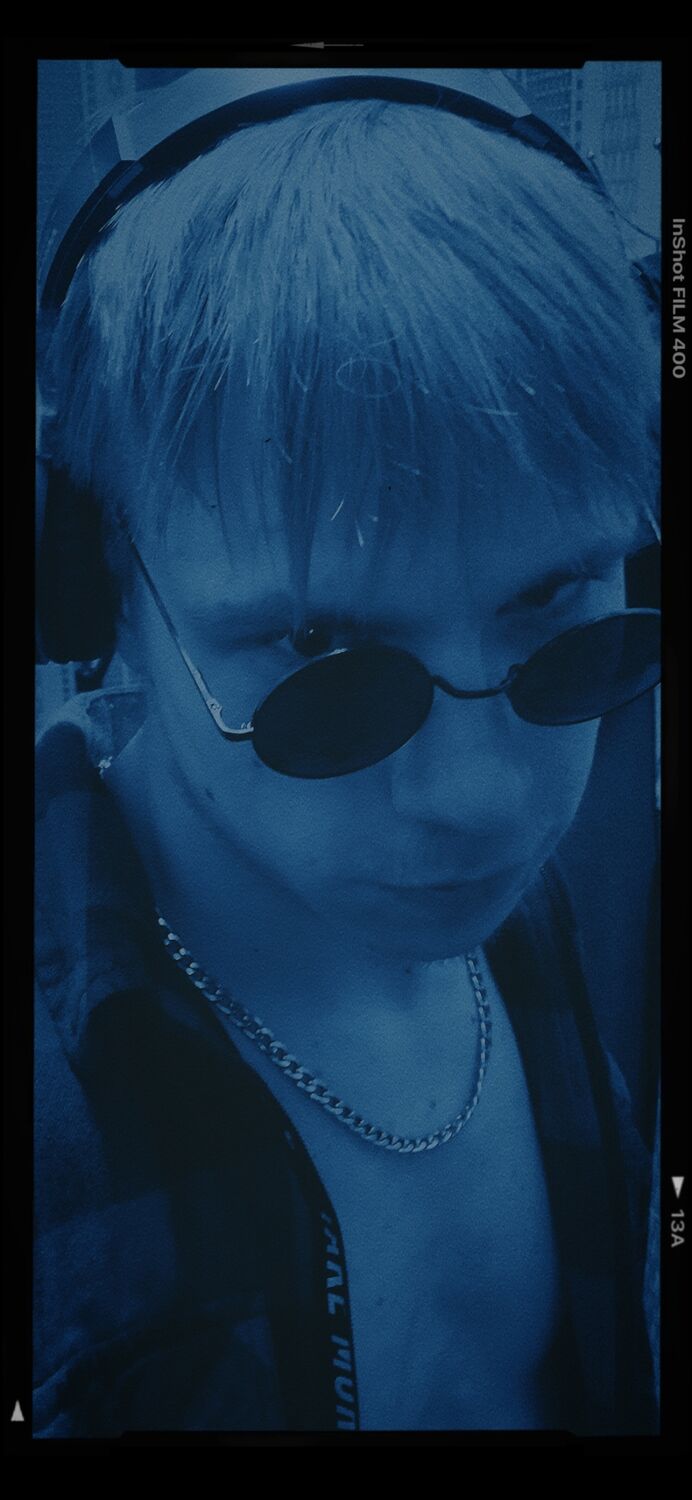  52806237  , 19 ,    