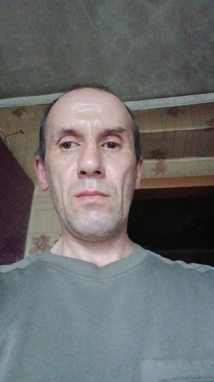  42772547  , 49 ,    