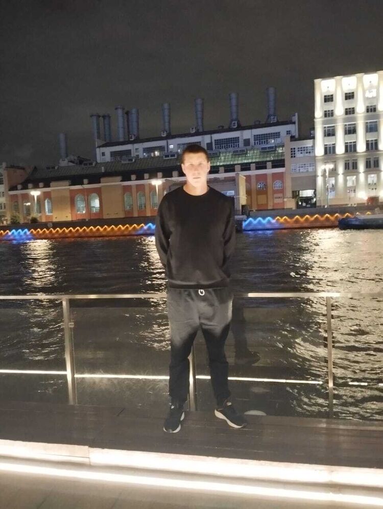  53321177  Maksim, 22 ,    