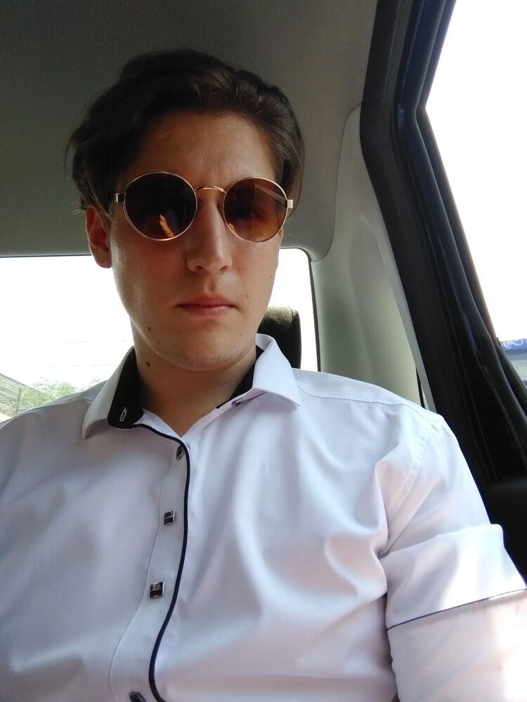  ,   Leonid, 24 ,   ,   